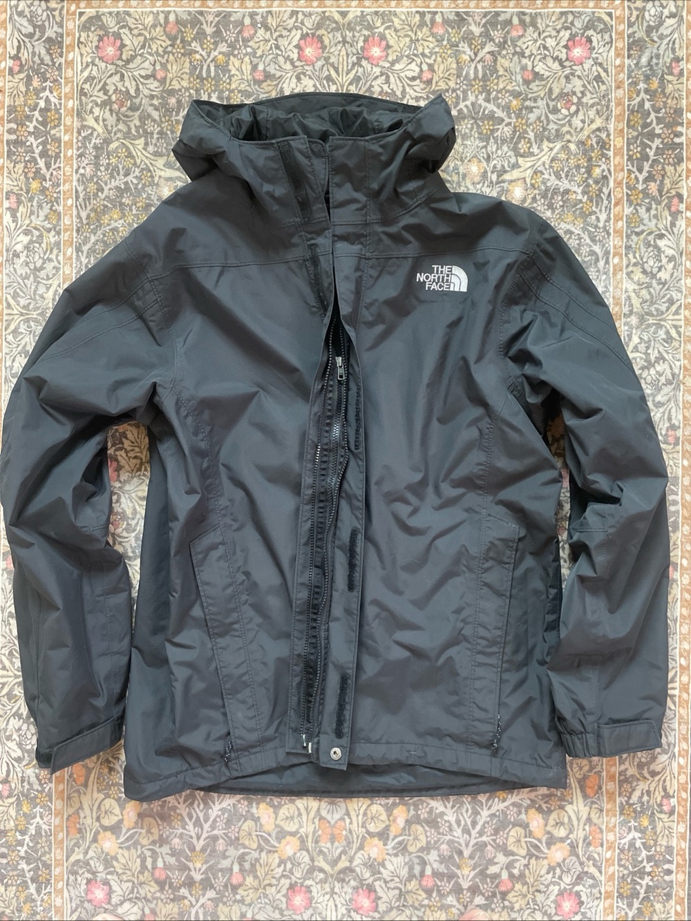 North Face HyVent men’s hooded rain jacket Large Black